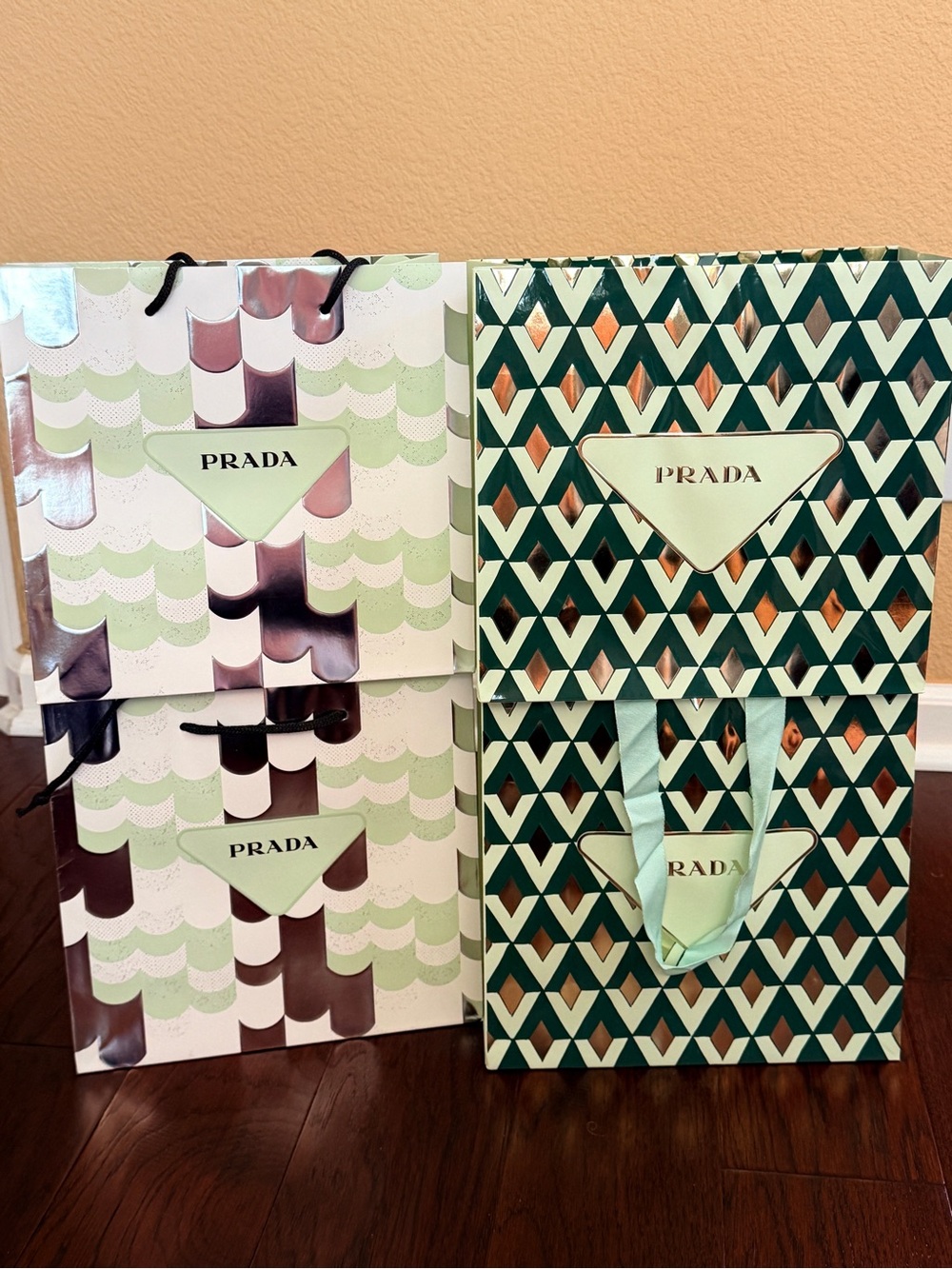 Prada Paper Gift Bag x 4pcs Medium (10.5” x 10” x 4.5”) - Picture 4 of 10